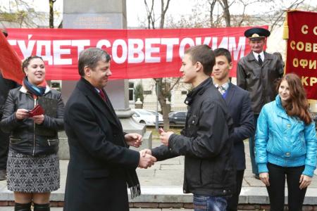 Д.Г. Новиков начал поездку в Крым, где проходят юбилейные мероприятия в честь 95-летия установления Советской власти