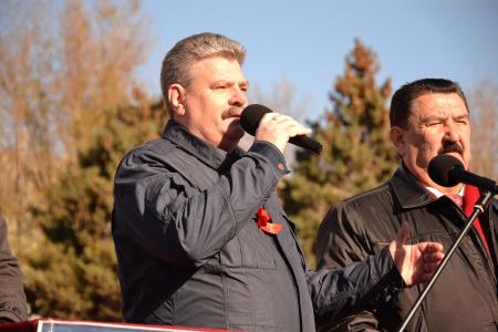 Астраханские коммунисты провели шествие и митинг, посвящённые 98-ой годовщине Великой Октябрьской социалистической революции 