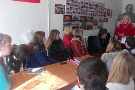 Республика Крым. В Белогорске прошел круглый стол на тему «Что я знаю о революции?»
