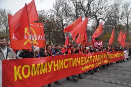 Ленинград верен делу Великого Октября! Шествие и митинг коммунистов в городе трех революций