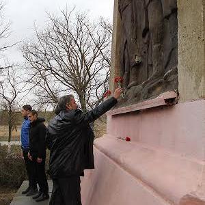 В Крыму прошёл автопробег в честь 95-й годовщины освобождения полуострова от белогвардейцев