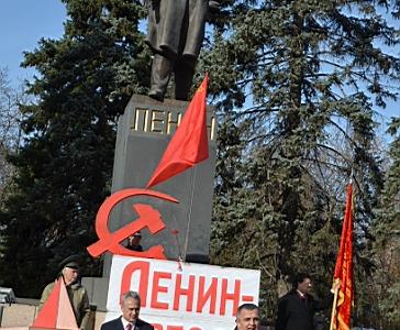 В Ростовской области состоялись митинги и демонстрации в честь 98-й годовщины Великой Октябрьской Социалистической революции