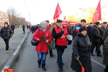 Тысячи жителей Тамбовской области встретили Великий Октябрь
