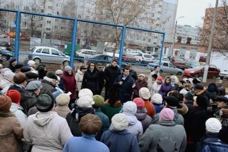 Олег Лебедев продолжает проводить массовые встречи с избирателями Тульской области