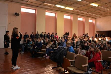 Чемпионка из спортивного клуба КПРФ, комсомолка Марьяна Наумова отправилась с визитом в Молдову и Приднестровье