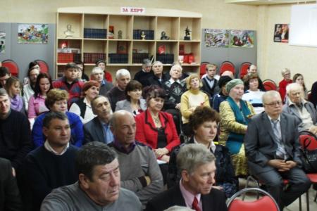 В Саратовском обкоме КПРФ состоялось торжественное собрание, посвящённое Дню матери