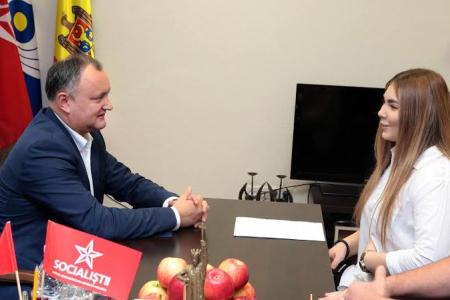 Чемпионка из спортивного клуба КПРФ, комсомолка Марьяна Наумова отправилась с визитом в Молдову и Приднестровье