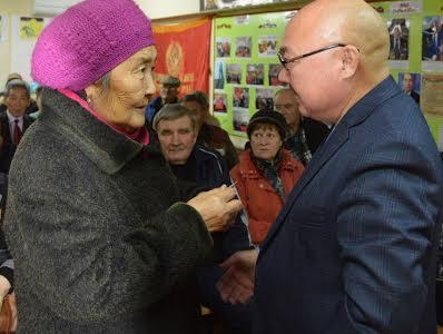 Первый секретарь Калмыцкого рескома КПРФ Н.Э. Нуров встретился с "Детьми войны"