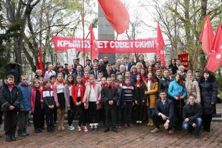 Д.Г. Новиков начал поездку в Крым, где проходят юбилейные мероприятия в честь 95-летия установления Советской власти