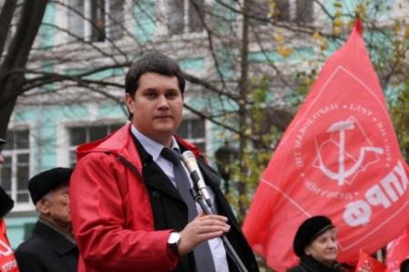Руководитель фракции КПРФ в Тульской областной Думе Алексей Лебедев: "Мы голосуем против регионального бюджета, который сверстан по тем же силуановским либеральным меркам, что и бюджет всей России!". Видео