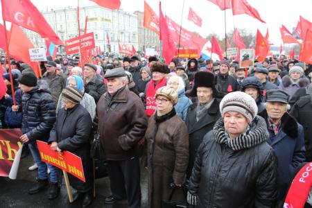 В Омске состоялись шествие и митинг, посвященные 98-й годовщине Великого Октября