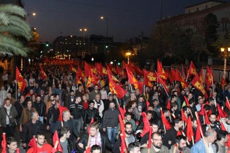 По всей Греции прошли в митинги в очередную годовщину восстания студентов в Афинах. Массовая манифестация у стен американского посольства – ясный сигнал против участия в империалистических планах