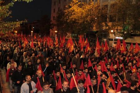 По всей Греции прошли в митинги в очередную годовщину восстания студентов в Афинах. Массовая манифестация у стен американского посольства – ясный сигнал против участия в империалистических планах