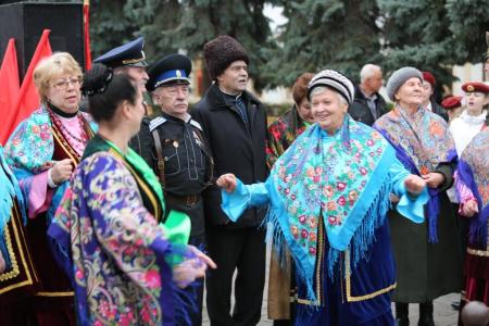 Северная Осетия торжественно отпраздновала 98-ю годовщину Великой Октябрьской социалистической революции