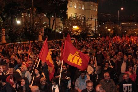 По всей Греции прошли в митинги в очередную годовщину восстания студентов в Афинах. Массовая манифестация у стен американского посольства – ясный сигнал против участия в империалистических планах