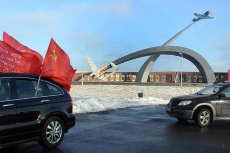 Олег Лебедев в Туле возглавил автопробег, посвященный 74-й годовщине обороны города-героя