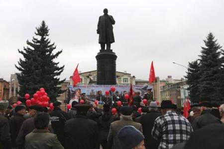 Северная Осетия торжественно отпраздновала 98-ю годовщину Великой Октябрьской социалистической революции