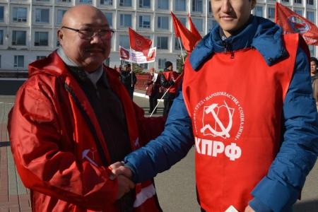Республика Калмыкия. Коммунисты отметили 98-ую годовщину Октябрьской революции