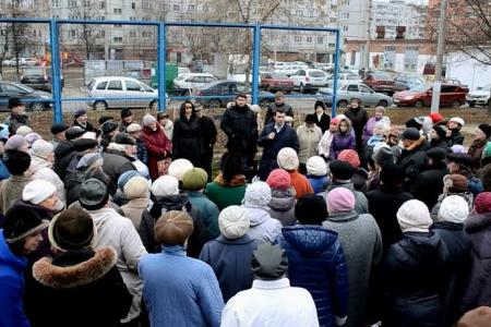 Олег Лебедев продолжает проводить массовые встречи с избирателями Тульской области
