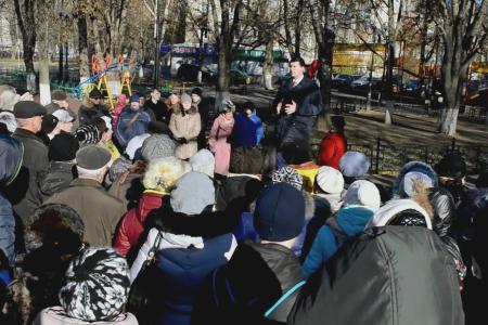Олег Лебедев продолжил проведение массовых встреч с избирателями
