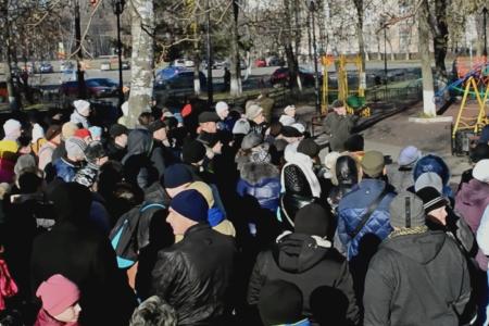 Олег Лебедев продолжил проведение массовых встреч с избирателями