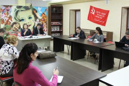 «Проведут обрезание социальных выплат на полную катушку». В Саратове прошла пресс-конференция О.Н. Алимовой и А.Ю. Анидалова