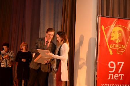 В Новосибирске прошел V фестиваль комсомольской песни «Беспокойные сердца»
