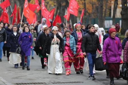 Северная Осетия торжественно отпраздновала 98-ю годовщину Великой Октябрьской социалистической революции