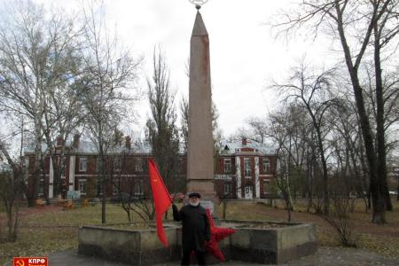 Тамбовская область. В Котовске прошли одиночные пикеты против вырубки вековых сосен 