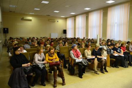 Первый секретарь Вологодского обкома КПРФ А.Н. Морозов в свой день рождения отвечал на вопросы членов профсоюза работников образования города Череповца