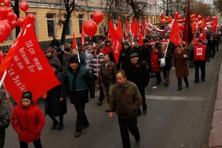 Будущее – социализм! В Воронеже прошли демонстрация и митинг, посвящённые 98-й годовщине Великого Октября