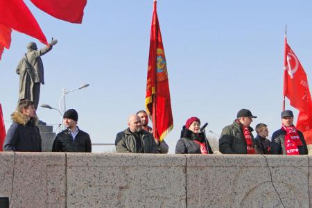 Амурская область встретила 98 годовщину Великой Октябрьской социалистической революции массовыми шествиями и митингами