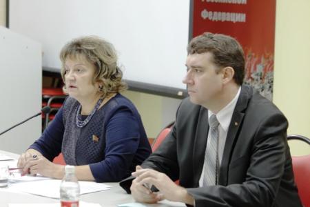«Проведут обрезание социальных выплат на полную катушку». В Саратове прошла пресс-конференция О.Н. Алимовой и А.Ю. Анидалова