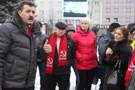 В Брянске прошли совместные акции протеста коммунистов, дальнобойщиков и индивидуальных предпринимателей Центрального рынка