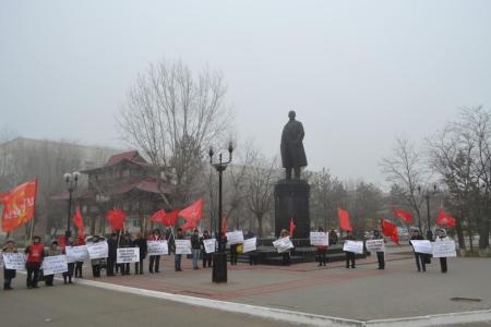 В столице Калмыкии городе Элисте прошел пикет детей войны и коммунистов