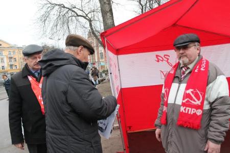 В Пскове прошел пикет, посвященный 136-летию И.В. Сталина