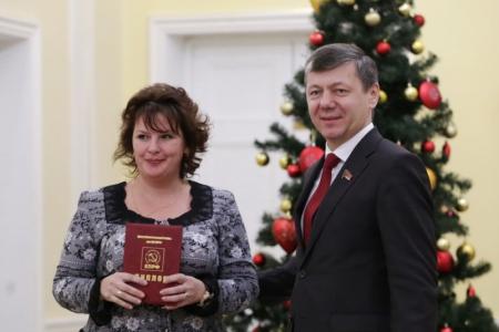 Д.Г. Новиков вручил дипломы выпускникам Центра политической учёбы ЦК КПРФ
