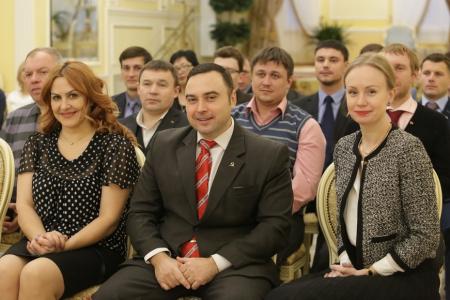 Д.Г. Новиков вручил дипломы выпускникам Центра политической учёбы ЦК КПРФ