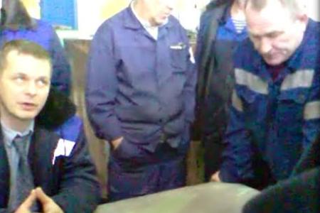 Саратовская область. Рабочие Балаковского вагоностроительного завода в знак протеста приостановили работу