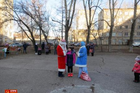 Тамбов: Новый год пришёл во двор