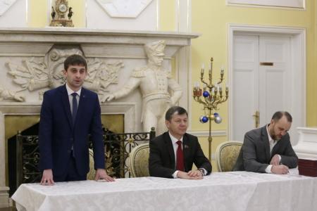 Д.Г. Новиков вручил дипломы выпускникам Центра политической учёбы ЦК КПРФ