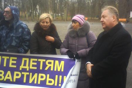 Краснодар. Четыре встречи депутата С.П.Обухова: во дворах на Селезнева, с партактивом края, обманутыми дольщиками, дальнобойщиками и рабочими завода «Седин»