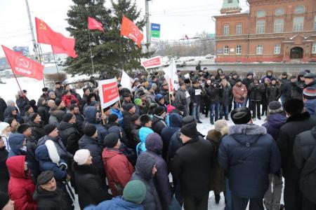 В Омске состоялся пикет дальнобойщиков против введения системы «Платон»