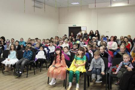 Новогодний праздник для детей крымских коммунистов