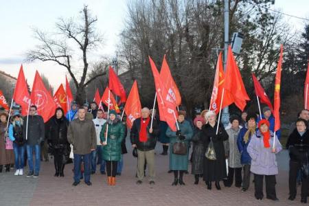 Делегация из Калмыкии приняла участие в форуме молодых коммунистов в Волгограде