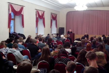 Навстречу молодёжи. Комсомольцы и коммунисты Владивостока провели ряд просветительских встреч со студентами вузов