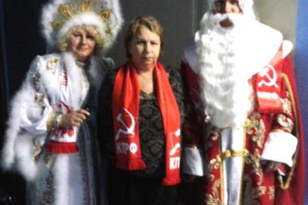 Ханты-Мансийский автономный округ - Югра. Коммунисты приехали с новогодними подарками к детям-инвалидам