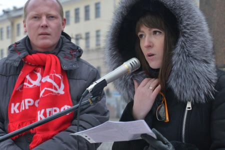 «Мама, папа, я – бездомная семья!». Дольщики Иванова на митинге выразили вотум недоверия Губернатору области