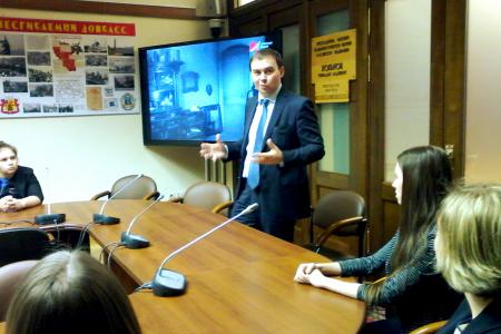 Ю.В. Афонин встретился с учащимися колледжа Министерства иностранных дел
