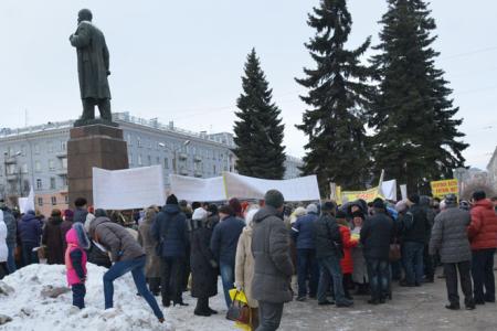 «Мама, папа, я – бездомная семья!». Дольщики Иванова на митинге выразили вотум недоверия Губернатору области